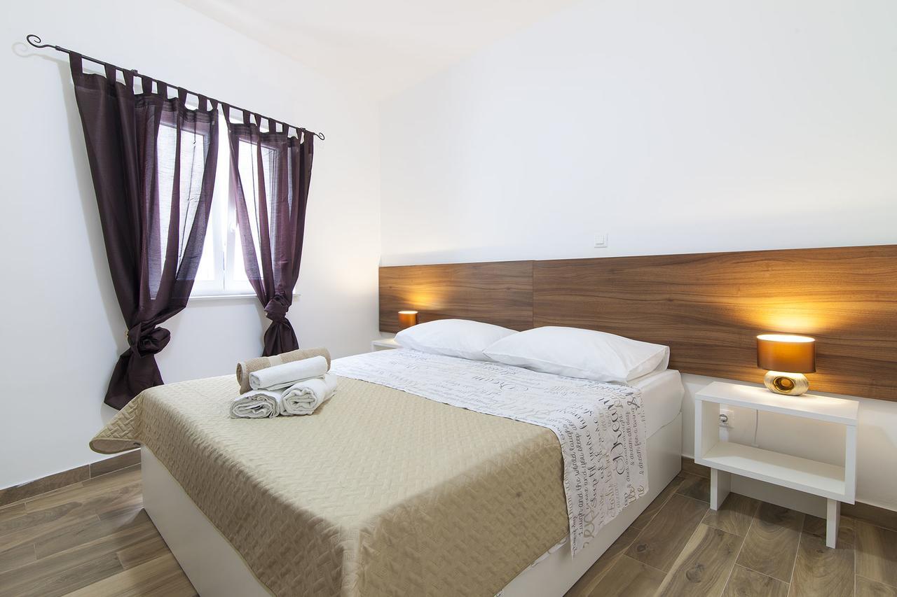 Apartment Francesco ชิเบนิก ภายนอก รูปภาพ